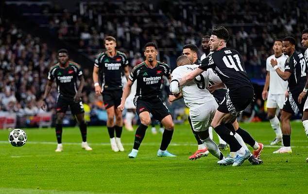 1744861417158032182.jpg 551.jpg